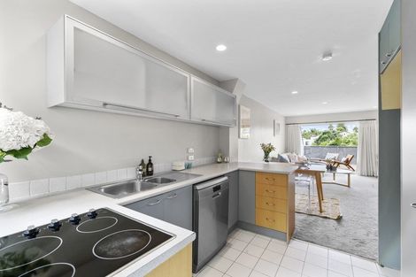 Photo of property in 3/17 Pannill Place, Oteha, Auckland, 0632