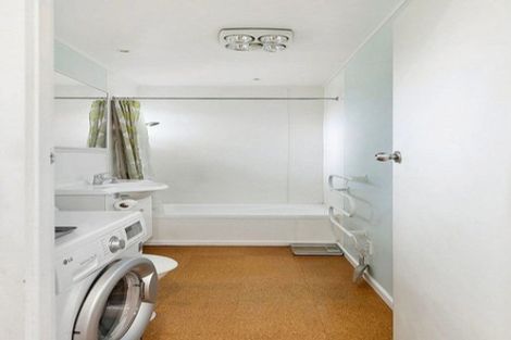 Photo of property in 5 Rimu Lane, Wanaka, 9305