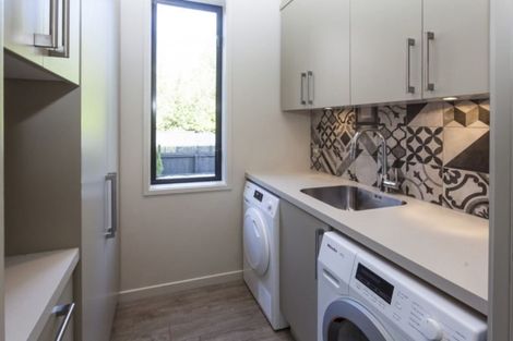 Photo of property in 17 Taunton Green, Papanui, Christchurch, 8052