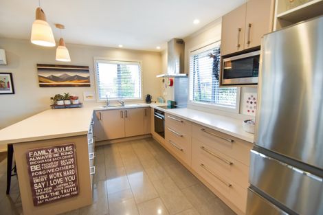 Photo of property in 19 Simons Street, Twizel, 7901