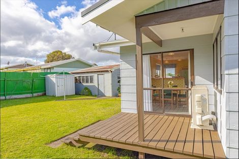 Photo of property in 8 Karyn Street, Castlecliff, Whanganui, 4501