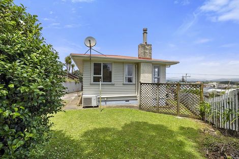 Photo of property in 31 Simons Street, Moturoa, New Plymouth, 4310