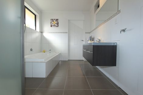 Photo of property in 191 Waikawa Road, Waikawa, Picton, 7220