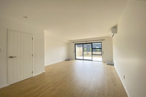 Photo of property in 96d Triangle Road, Massey, Auckland, 0614