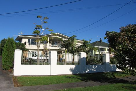 Photo of property in 5 Covil Avenue, Te Atatu South, Auckland, 0610