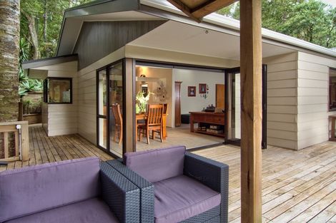 Photo of property in 11 Minnehaha Avenue, Titirangi, Auckland, 0604