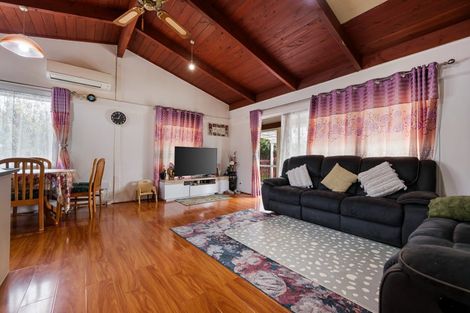 Photo of property in 1/255 Swanson Road, Henderson, Auckland, 0610