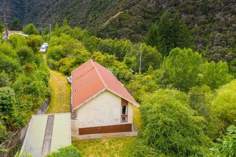 Photo of property in 41 Village Loop Road, Waipori Falls, Outram, 9073