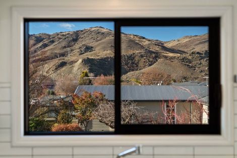 Photo of property in 54 Molyneux Avenue, Cromwell, 9310