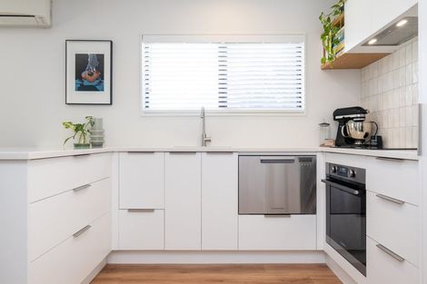 Photo of property in 1 Lowther Place, Taradale, Napier, 4112