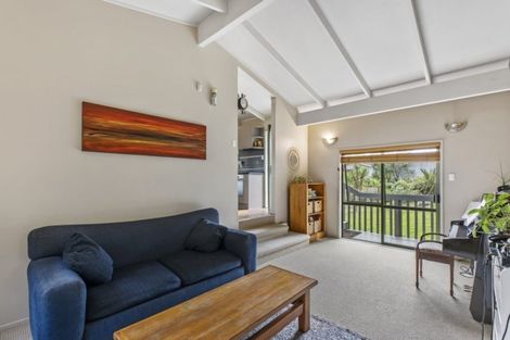 Photo of property in 22b Hutchinsons Road, Bucklands Beach, Auckland, 2014
