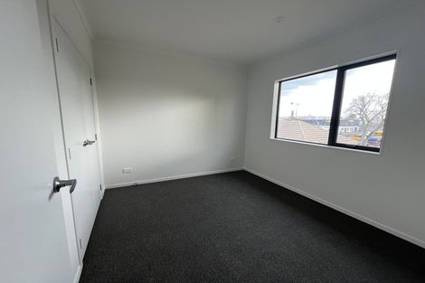 Photo of property in 3/4 Toru Street, Te Atatu Peninsula, Auckland, 0610