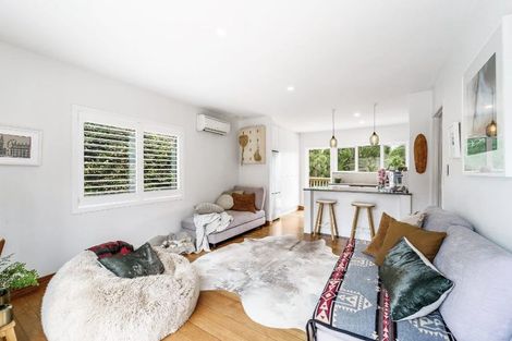 Photo of property in 110 Candia Road, Henderson Valley, Auckland, 0614