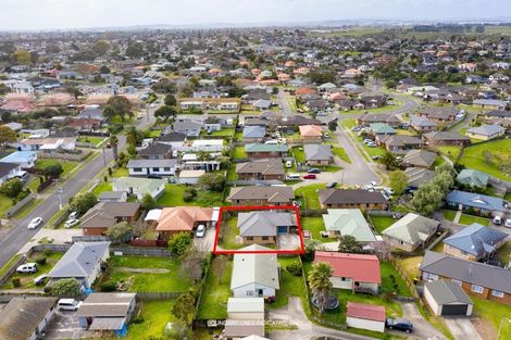 Photo of property in 35 Plumley Crescent, Mangere, Auckland, 2022