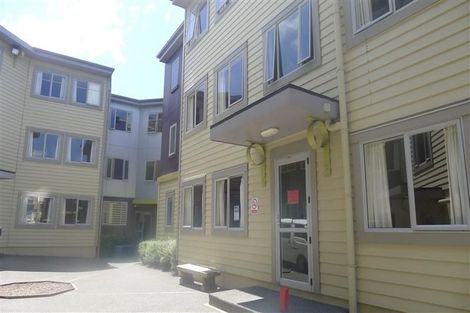 Photo of property in Basin Reserve Complex, 13/4 Sussex Street, Mount Cook, Wellington, 6021