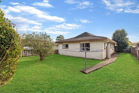Photo of property in 2/17 Berwyn Avenue, Takanini, 2112