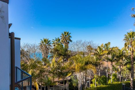 Photo of property in 1/177 Hurstmere Road, Takapuna, Auckland, 0622