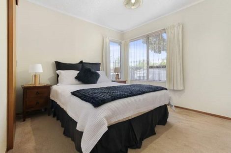 Photo of property in 4 Sunward Rise, Glenfield, Auckland, 0629