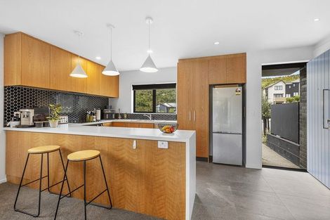 Photo of property in 16 Bee Lane, Whitby, Porirua, 5024