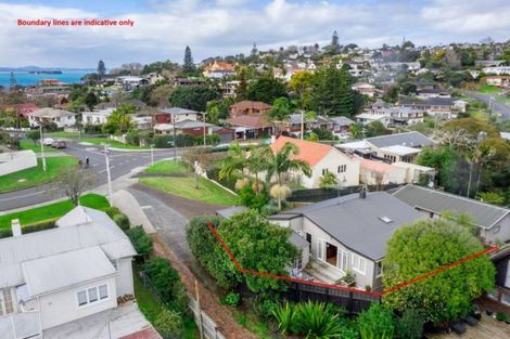 Photo of property in 1/9 Luplau Crescent, Cockle Bay, Auckland, 2014