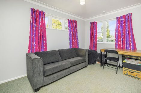 Photo of property in 35 Youngs Road, Papakura, 2110