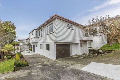 Photo of property in 19a Tawa Terrace, Tawa, Wellington, 5028