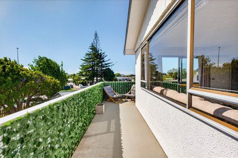 Photo of property in 138 Gloucester Street, Taradale, Napier, 4112