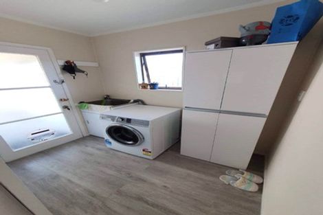 Photo of property in 2/42 Prince Regent Drive, Half Moon Bay, Auckland, 2012