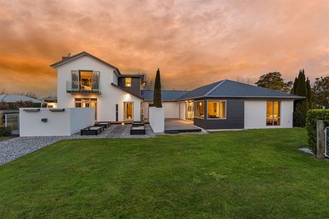 Photo of property in 97e Englefield Road, Northwood, Christchurch, 8051