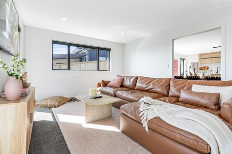 Photo of property in 16 North Ridge Drive, Rototuna North, Hamilton, 3210