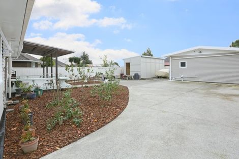 Photo of property in 3 Glen Marine Parade, Glendene, Auckland, 0602