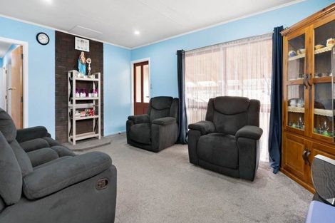 Photo of property in 2 Mcnaughton Avenue, Mangere East, Auckland, 2024