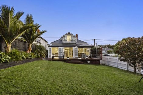 Photo of property in 8 Rutland Road, Stanley Point, Auckland, 0624