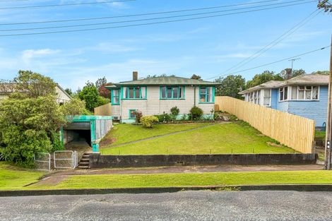 Photo of property in 15 Northumberland Street, Cannons Creek, Porirua, 5024