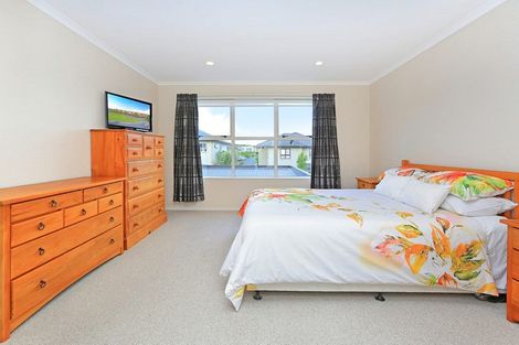 Photo of property in 10 Baber Drive, Stonefields, Auckland, 1072