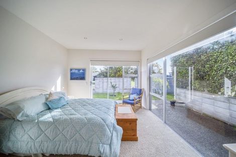 Photo of property in 16 Links Drive, Waiwhakaiho, New Plymouth, 4312