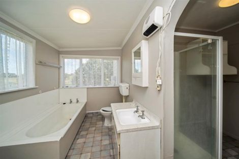 Photo of property in 39 Celia Street, Stratford, 4332