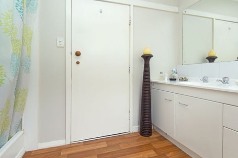 Photo of property in 1049 Whangaparaoa Road, Tindalls Beach, Whangaparaoa, 0930