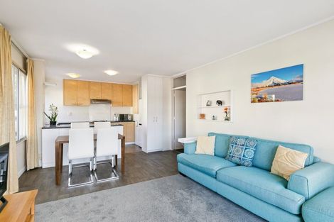 Photo of property in Newman Court Apartments, 2 Newman Terrace, Thorndon, Wellington, 6011