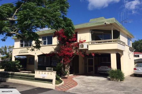 Photo of property in 1-6/145 Knighton Road, Hillcrest, Hamilton, 3216