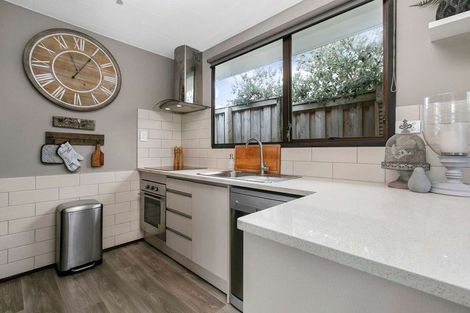 Photo of property in 1/26 Kamara Road, Glen Eden, Auckland, 0602