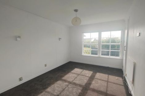 Photo of property in 33b Gill Avenue, Te Atatu Peninsula, Auckland, 0610