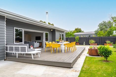 Photo of property in 6 Strasbourge Street, Martinborough, 5711