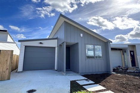 Photo of property in 11 Clayden Shuttleworth Street, Papakura, 2110