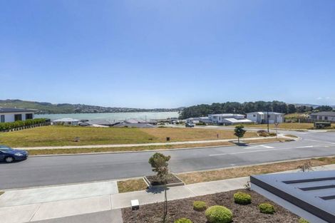 Photo of property in 27 Waitaria Terrace, Aotea, Porirua, 5024