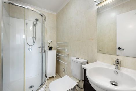 Photo of property in 60a Topliss Drive, Northcross, Auckland, 0632