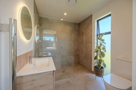 Photo of property in 8 Longview Drive, Lake Hawea, 9382