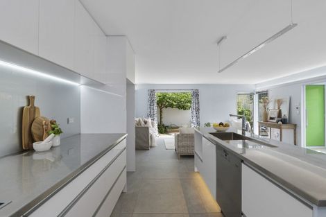 Photo of property in 1/64 Hewitts Road, Merivale, Christchurch, 8014