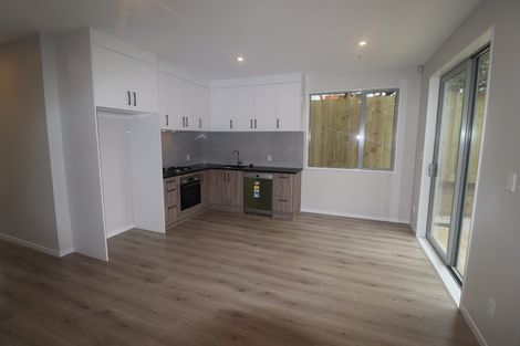 Photo of property in 2a Crystal Avenue, Te Atatu South, Auckland, 0602