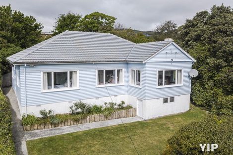 Photo of property in 18 Hinau Street, Tawa, Wellington, 5028